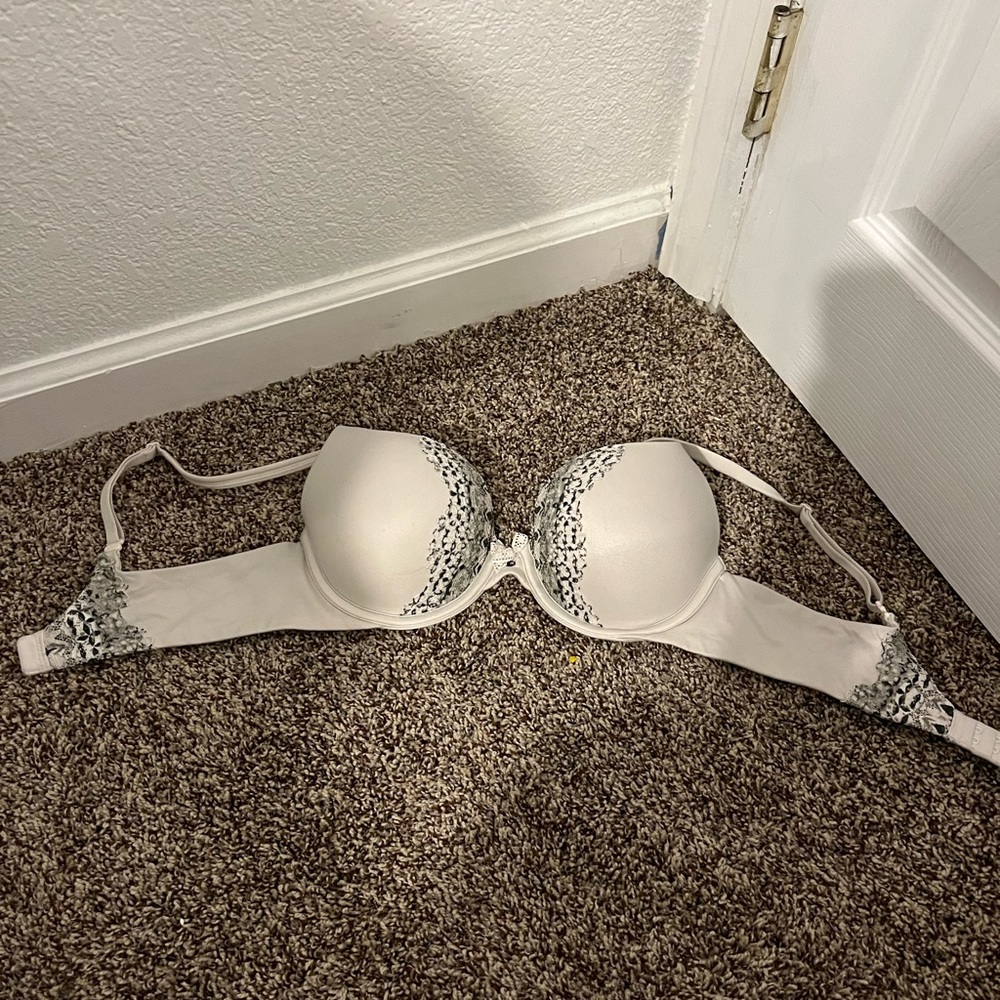 Body by Victoria lined perfect coverage 34C